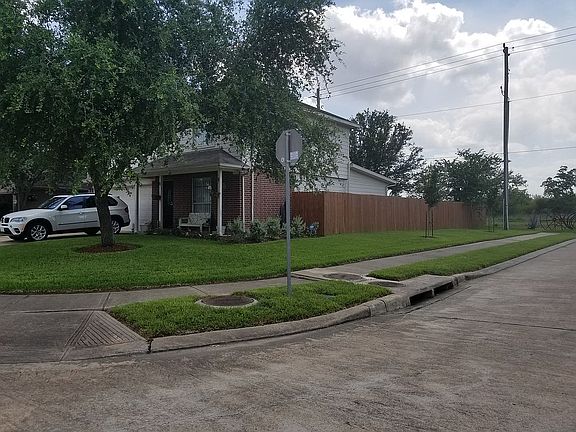 2nd image of 9802 Kingsville Park Dr