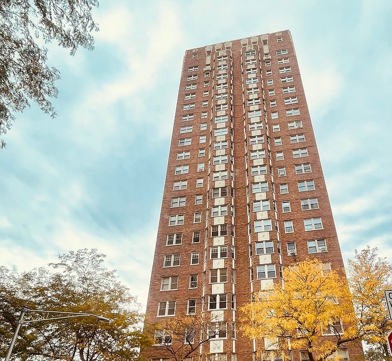 1st image of 5000 S Cornell Ave APT 19C
