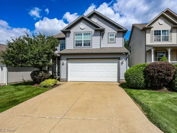 5281 Deer Trace Dr, Kent, OH 44240