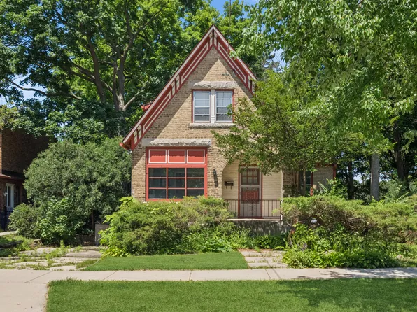 1060 Deerfield Rd, Deerfield, IL 60015