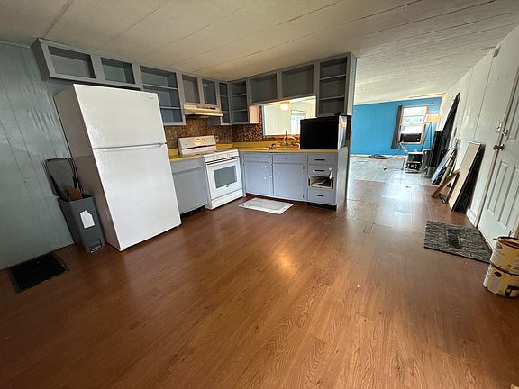 5th image of 408 3rd Ave S Lot 133