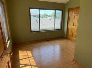 2 N Salem Dr, Schaumburg, IL 60194
