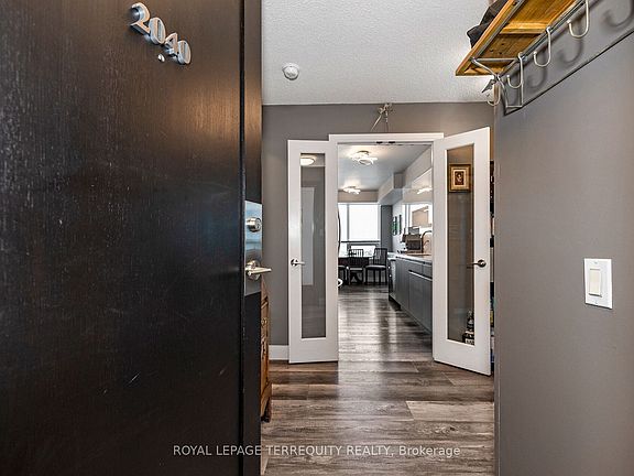 4th image of 35 Viking Ln #2040