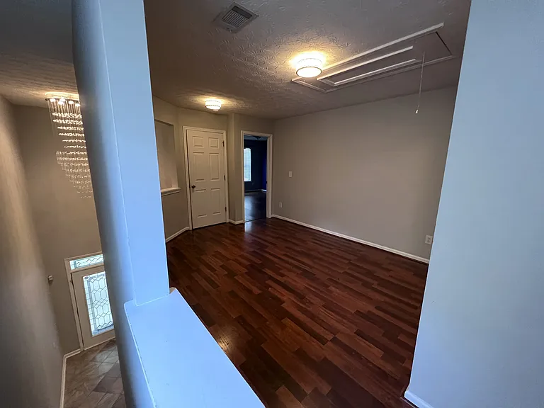 4234 Windale Dr — Photo 3