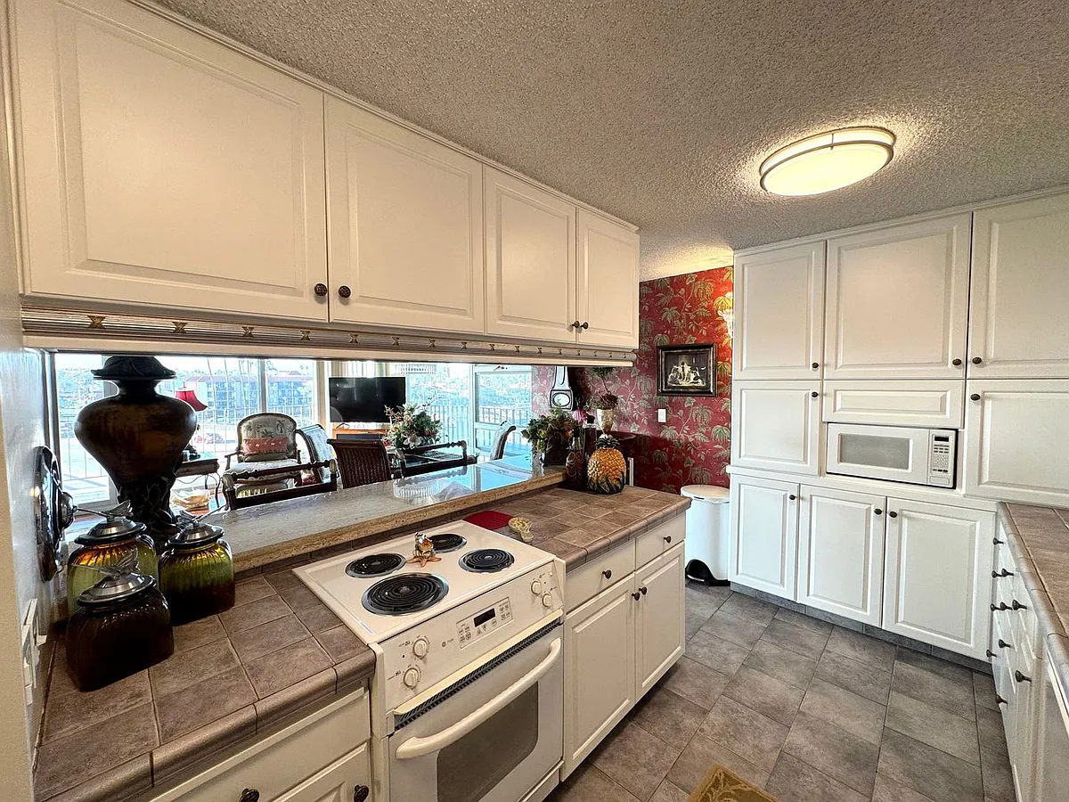 Building Photo - 5400 The Toledo #410