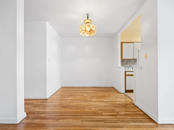 9707 Fourth Avenue image 7 of 18