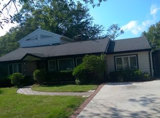 212 Hickory Ct, Northbrook, IL