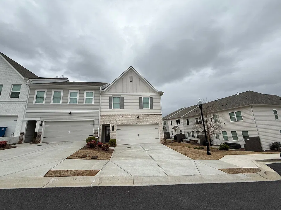 3360 Verdi Ln