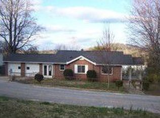 1812 Waycross Dr SW, Lenoir, NC 28645