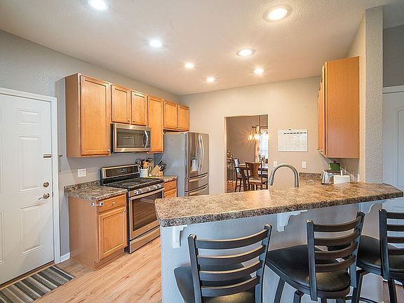 5th image of 731 Creekwood Ln