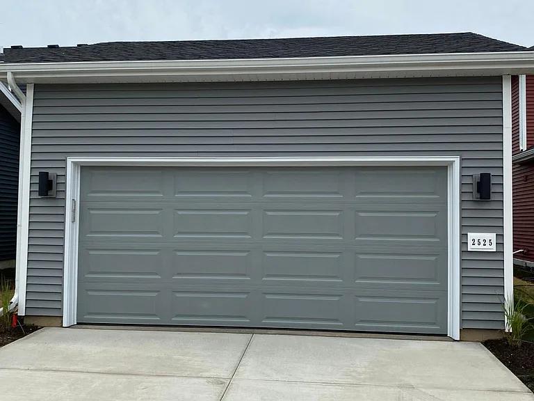 2525 Spark St — Photo 2