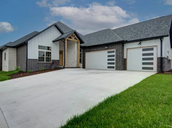 3701 E Woodhue Street, Springfield, MO 65802