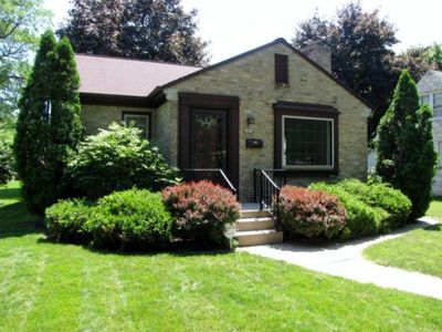 2074 S 106th St, West Allis, WI, 53227