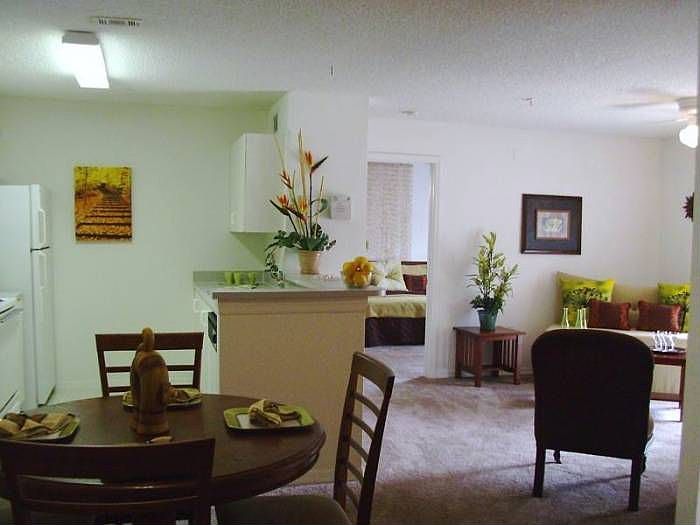 Dining/Kitchen Area