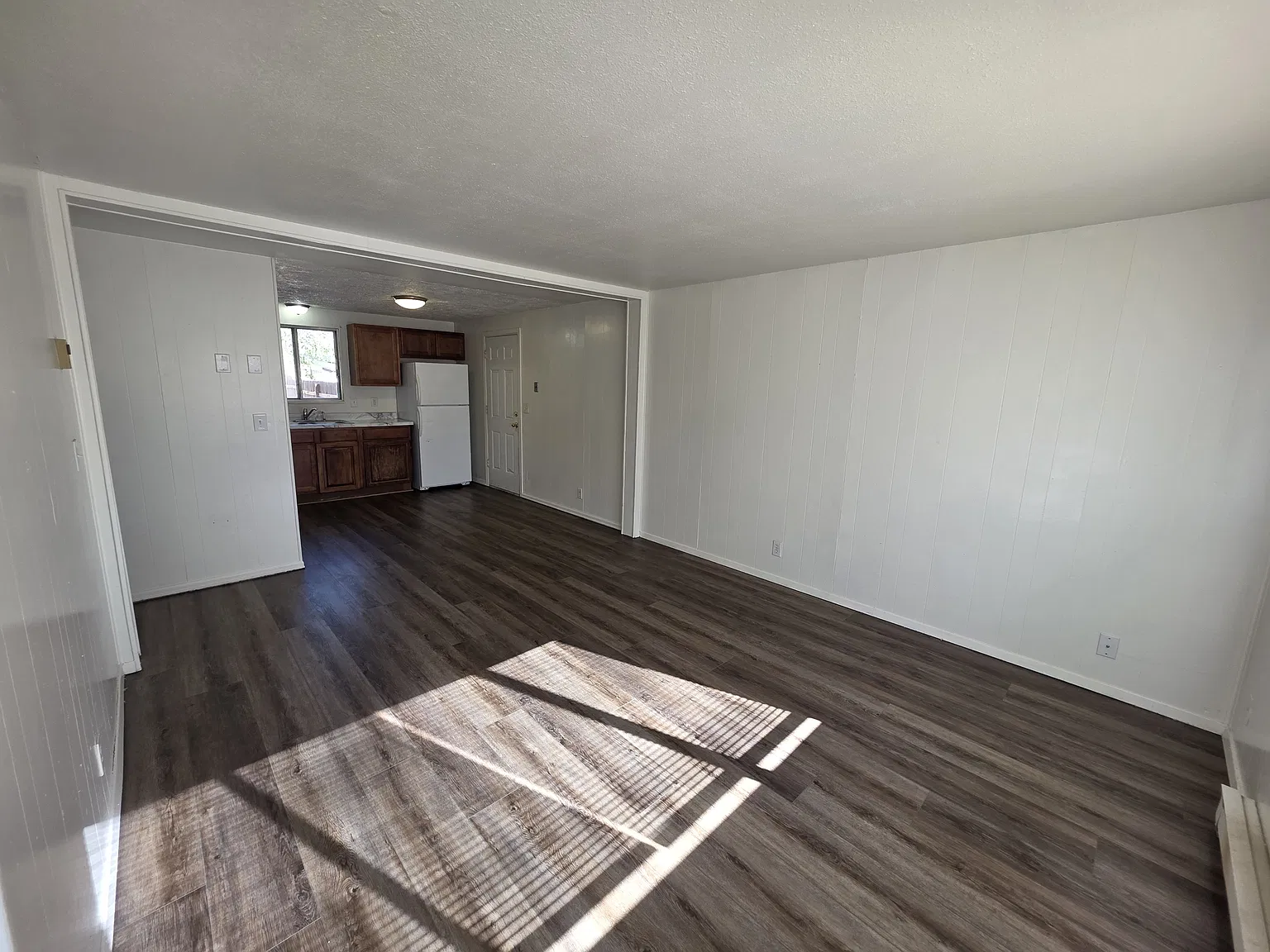 482 Mae St - 2 — Photo 3