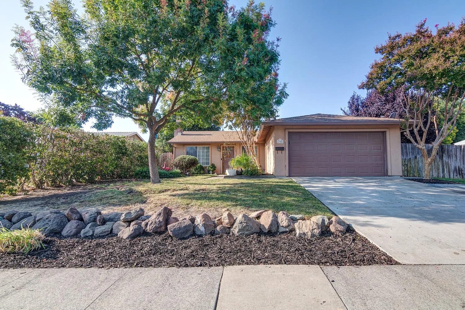 4708 Peale Dr photo 1