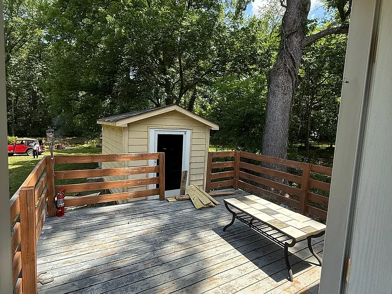 324 E Peterson Dr — Photo 19