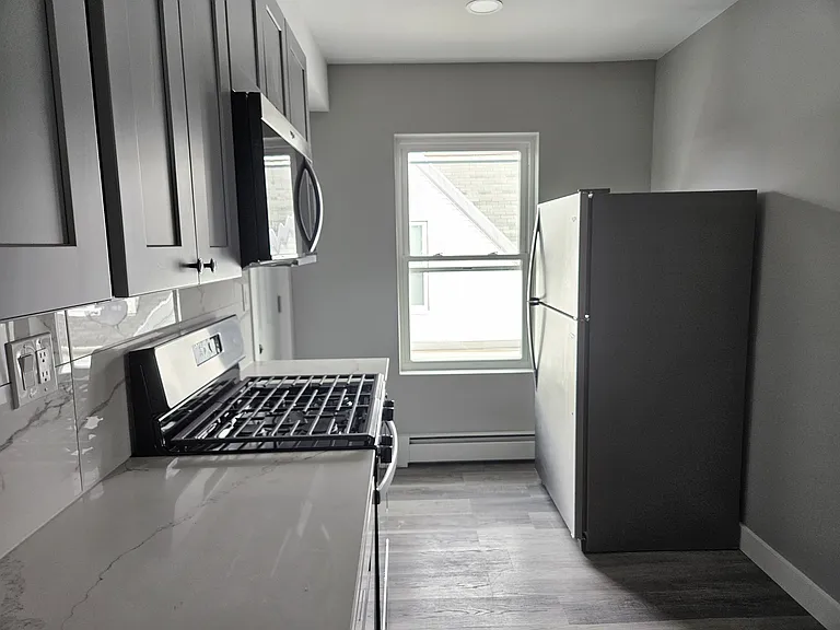 32 Irving St #2 — Photo 1