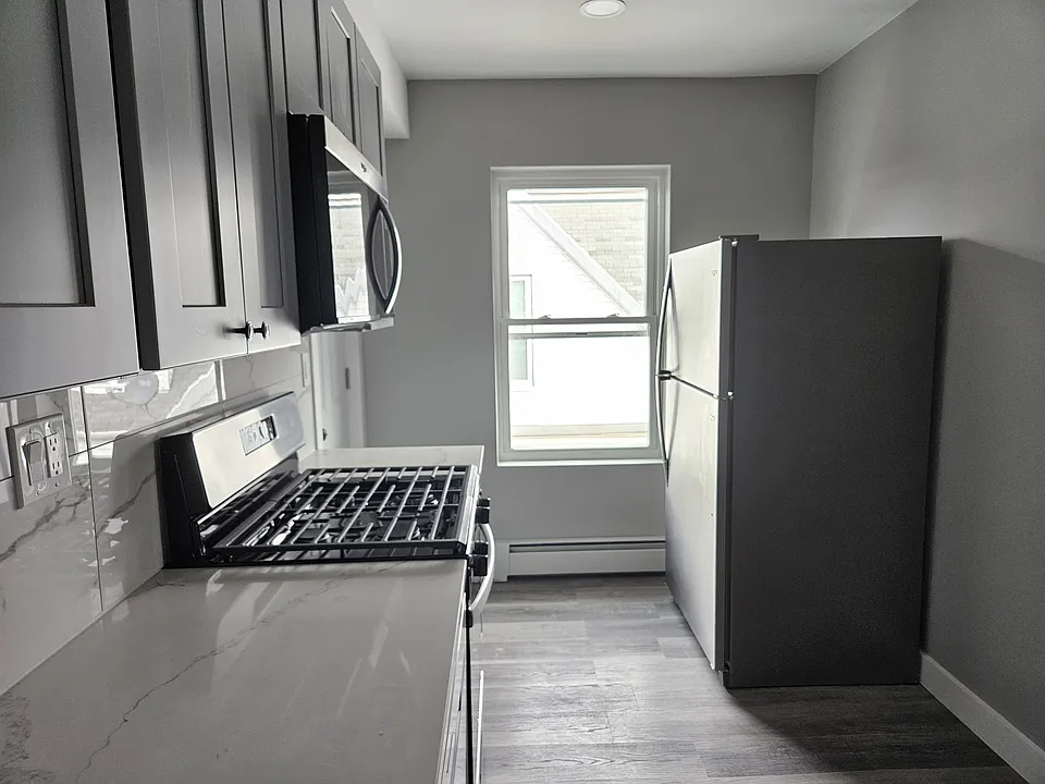 32 Irving St #2