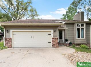 813 Forestview Cir, Bellevue, NE 68005
