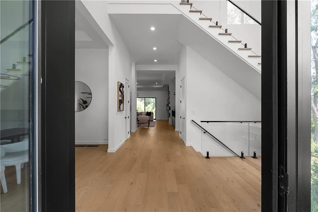 6 bed, 7.5 bath, 7040 sqft, $25,000 — Photo 4