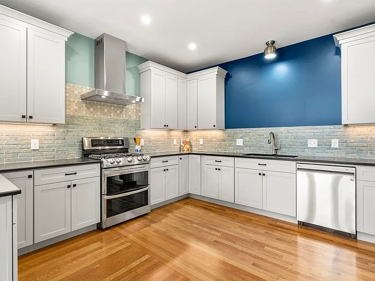 132 Sewall Ave #C — Photo 15