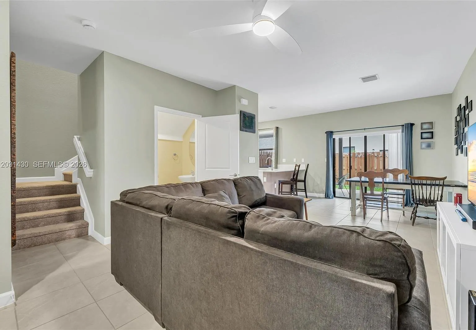 3 bed, 1331 sqft, $2,650 — Photo 2
