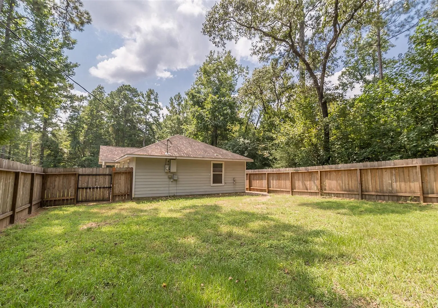 10755 Royal York Dr — Photo 2