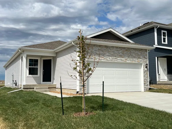 1283 Williamsburg Ln #1, Waukee, IA 50263