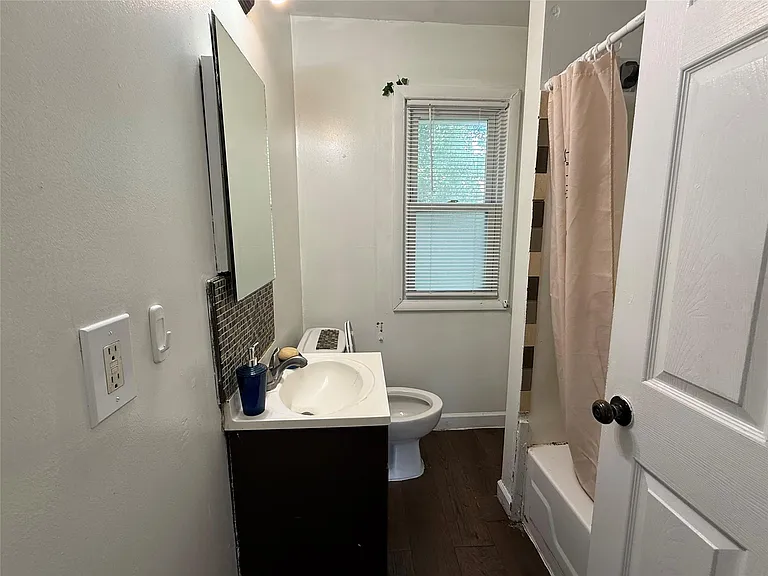 5751 Drexel St — Photo 7