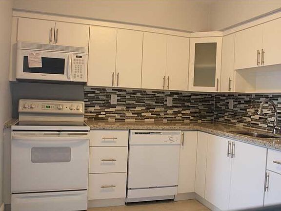 4th image of 13270 NE Miami Ct