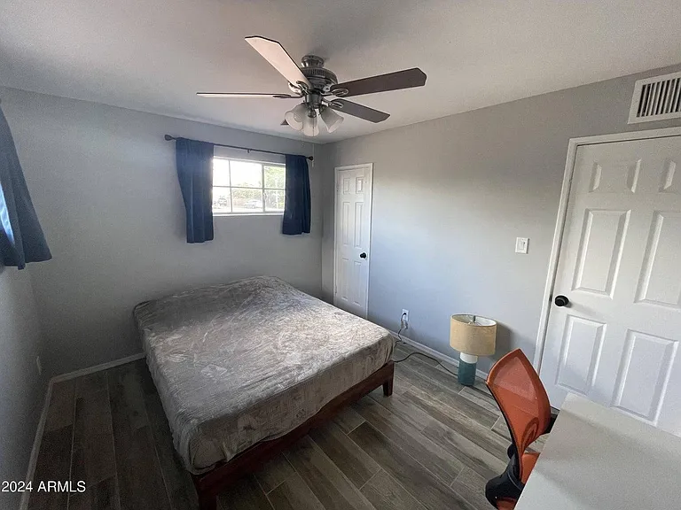 1445 E Hudson Dr — Photo 21