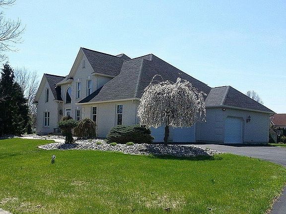 2nd image of 3129 Beaufort Dr