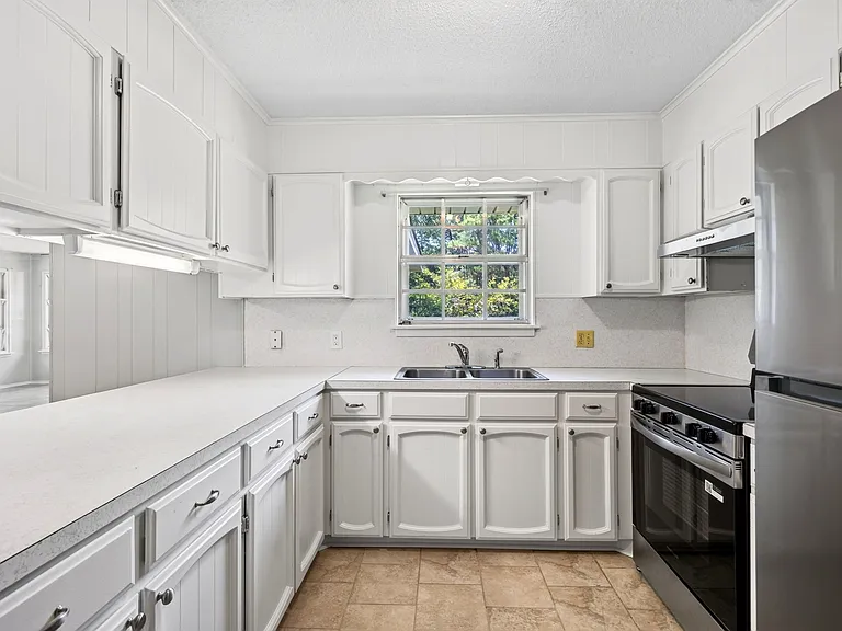 14320 Mallett Rd — Photo 27