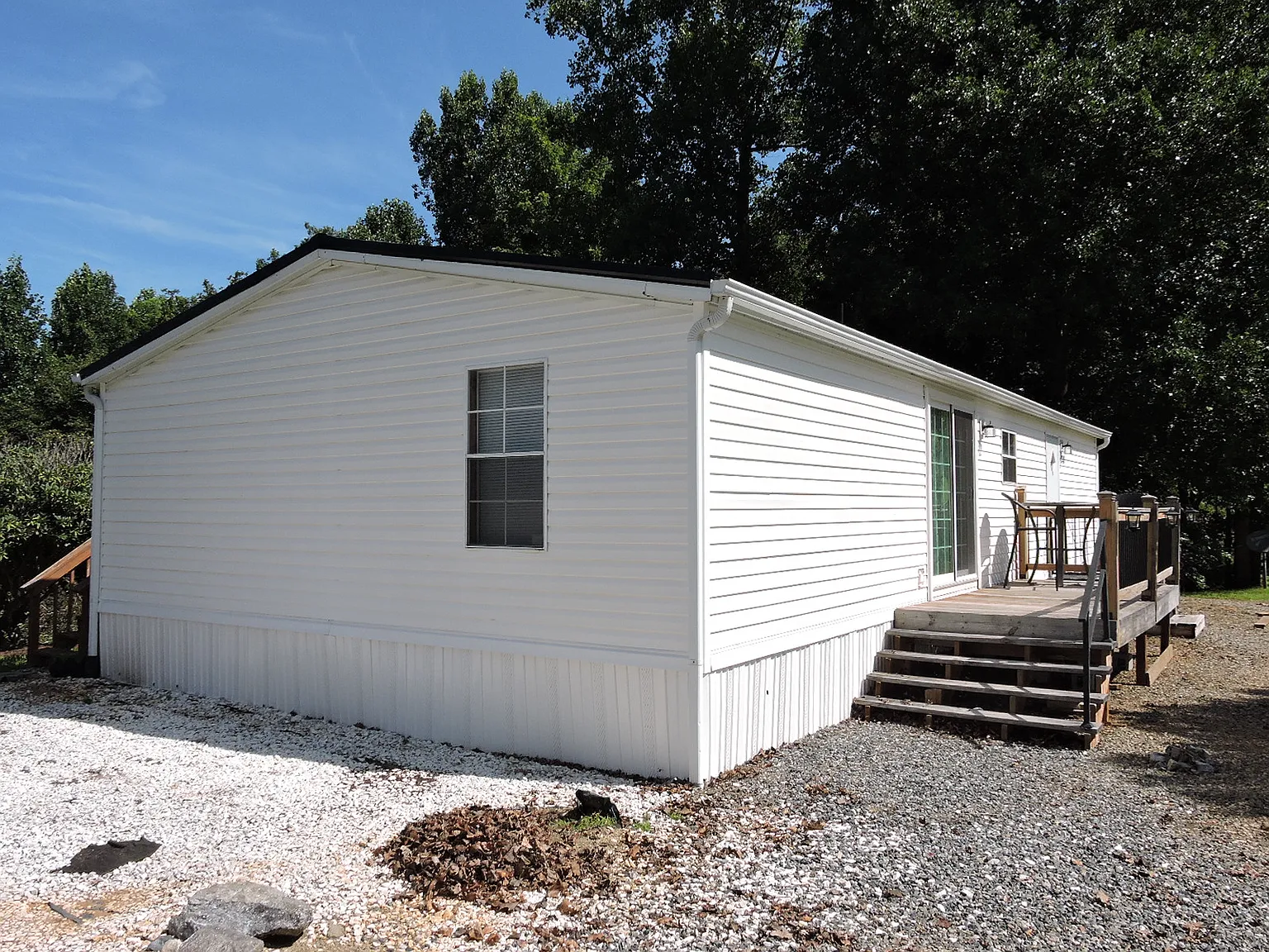 3 bed, 1152 sqft, $1,700 — Photo 1