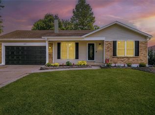 303 Fallwood Ct, Saint Peters, MO 63376
