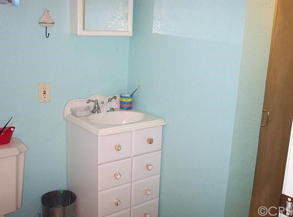 4th image of 3034 Montair Ave