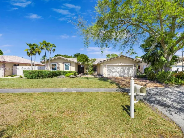 847 W Plantation Cir, Plantation, FL 33324