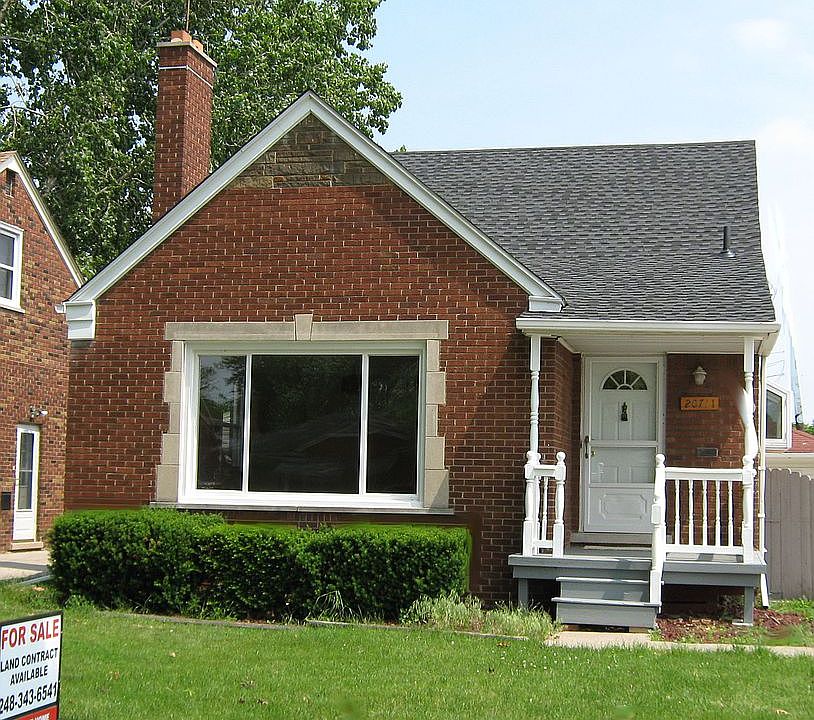 1st image of 20711 Country Club Dr