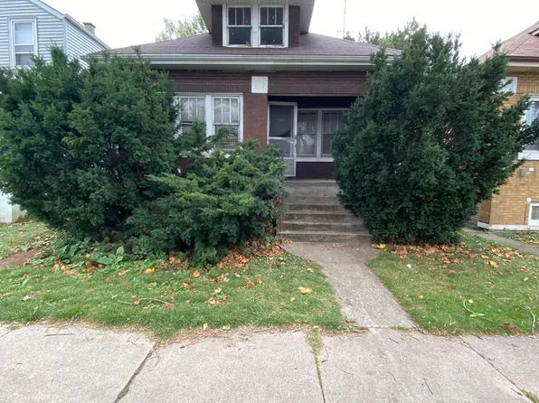 2632 N Marmora Ave, Chicago, IL 60639
