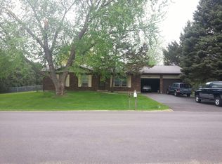 5512 S Beebe Dr, Rochelle, IL 61068