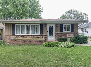 2031 N Jackson St, Waukegan, IL 60087