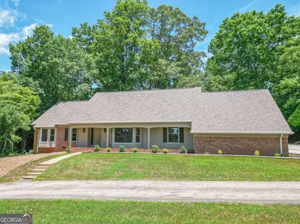 3216 Golf Club Dr, Gainesville, GA 30506