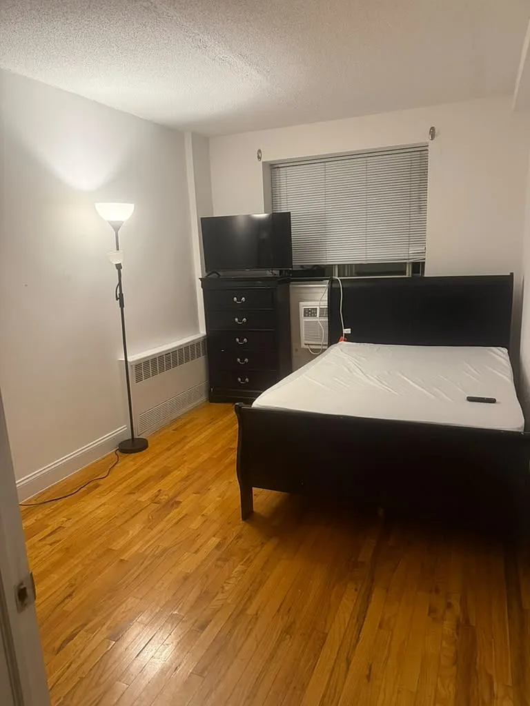 3 bed, 1250 sqft, $1,500 — Photo 2