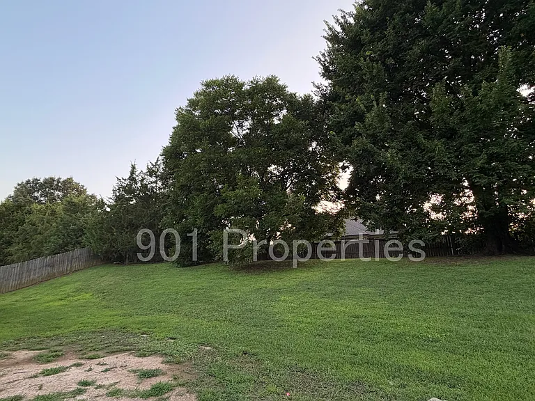 3777 Pavilion Cir — Photo 32
