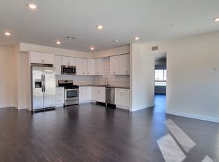 5758 Camellia Ave #203, North Hollywood, CA 91601