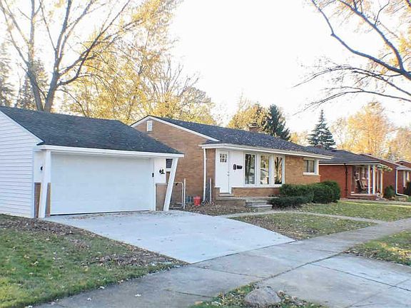 2nd image of 20496 Kenmore Ave