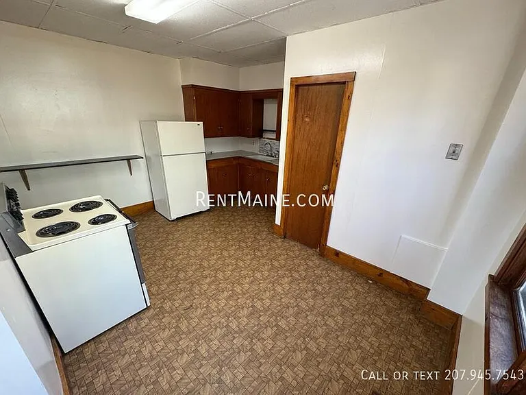225 Center St #1 — Photo 4