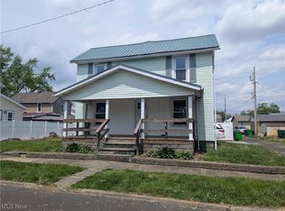 810 Pine St, Coshocton, OH
