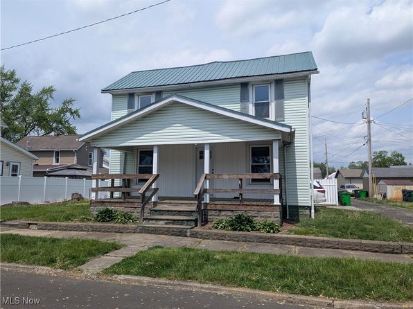 810 Pine St, Coshocton, OH 43812